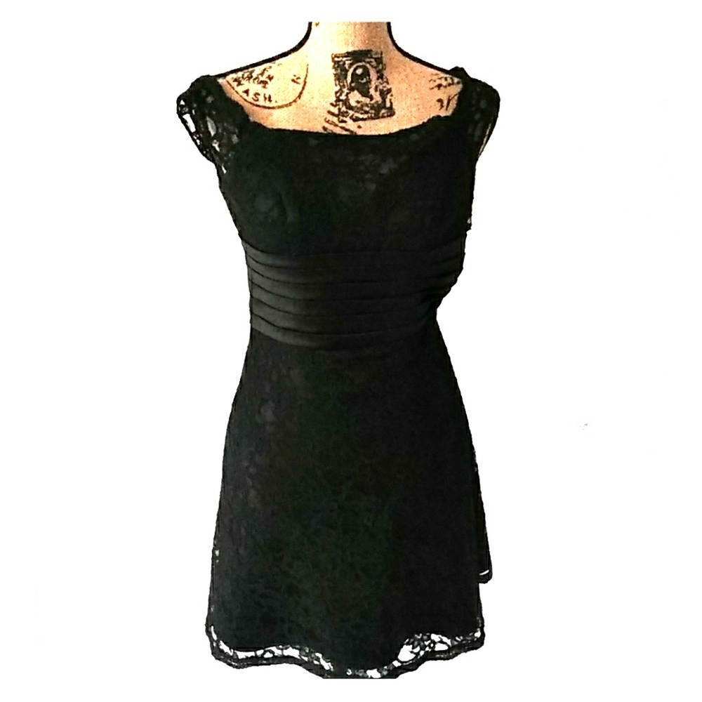 Little lace black dress